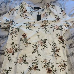 💐BNWT Dynamite Floral Shift Dress